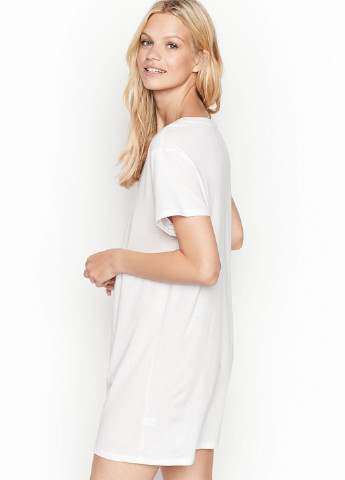 Белое домашнее платье платье-футболка Victoria's Secret с надписью