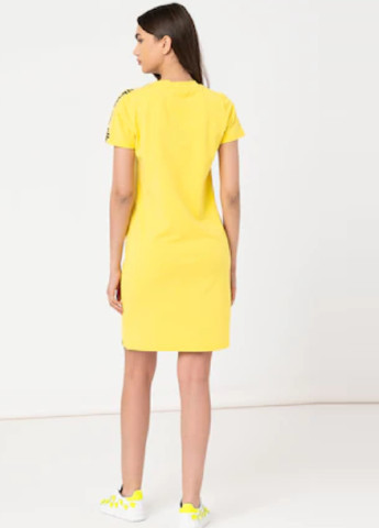 Желтое кэжуал платье платье-футболка Ellesse с надписью