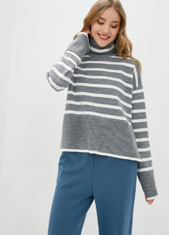 Серый демисезонный свитер Sewel
