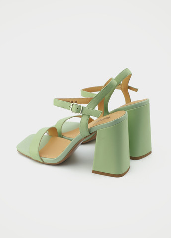 Светло-зеленые босоножки Respect с ремешком с пряжкой