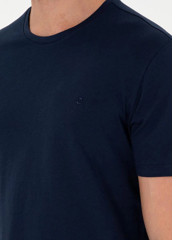 Темно-синяя футболка Pierre Cardin