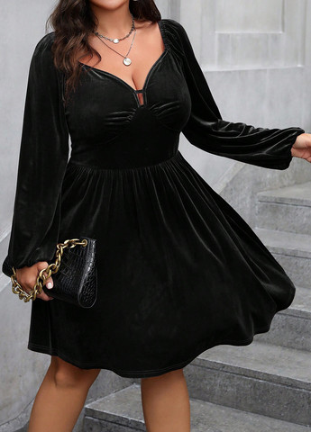 Черное кэжуал платье клеш SHEIN однотонное