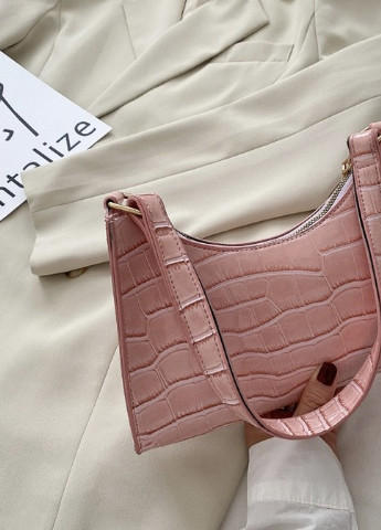 Жіноча маленька сумочка через плече багет на ремінці рептилія крокодиляча шкіра рожева NoName (251204304)