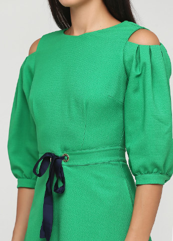 Зеленое кэжуал платье с открытыми плечами Ciolla однотонное