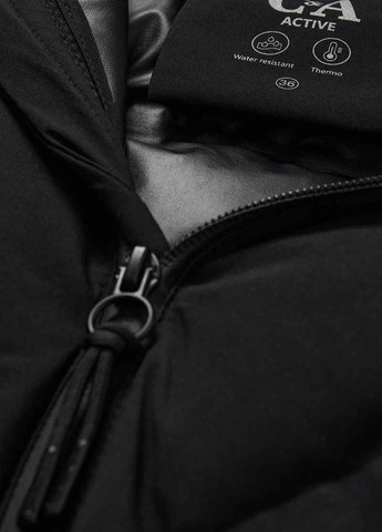 Черная демисезонная куртка C&A