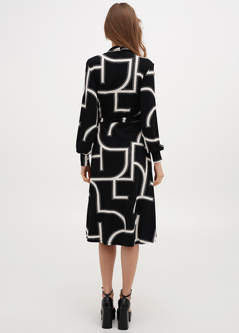 Черное кэжуал платье на запах H&M с геометрическим узором