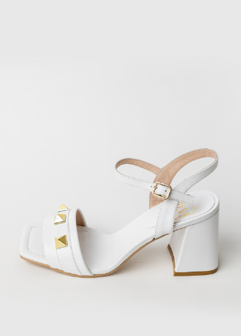 Белые босоножки Ilvi с ремешком с заклепками