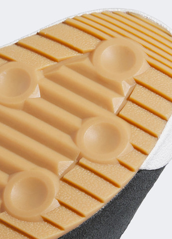 Черно-белые демисезонные кроссовки adidas R71