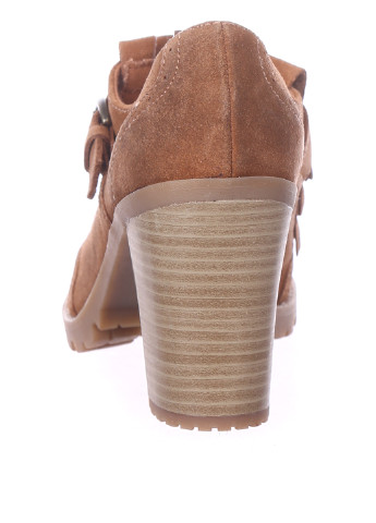 Туфли Trafuluc на высоком каблуке с кисточками