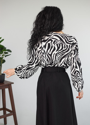 Черно-белая летняя блуза MiNiMax