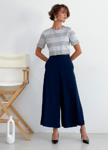 Сіра блузка-топ the label прикрашена бісером Keepsake