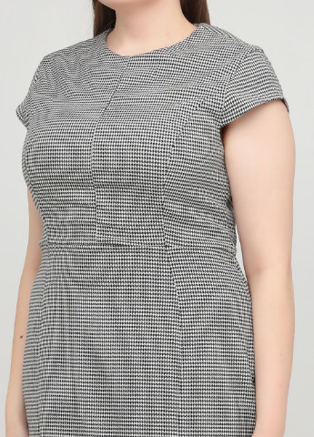 Черно-белое платье H&M с узором пье-де-пуль «гусиная лапка»