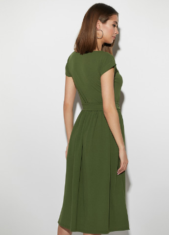 Оливково-зелена кежуал сукня Karree однотонна