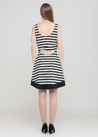 Черно-белое кэжуал платье клеш H&M в полоску