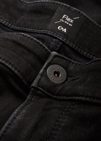 Черные демисезонные зауженные джинсы C&A