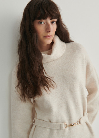 Молочное кэжуал платье платье-свитер Reserved однотонное