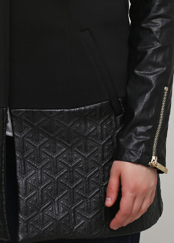 Черное демисезонное Пальто Tuwe