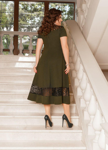 Оливковое (хаки) женское нарядное платье с кружевами цвет хаки 374383 New Trend