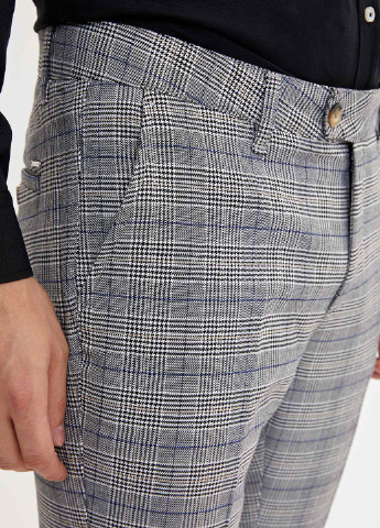 Комбинированные кэжуал демисезонные зауженные брюки DeFacto