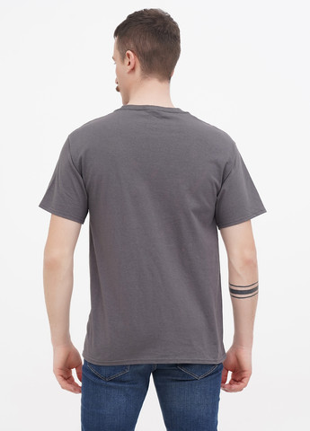 Темно-серая футболка Hanes