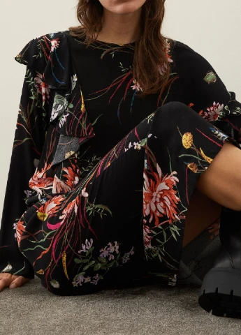 Черное кэжуал платье H&M с цветочным принтом