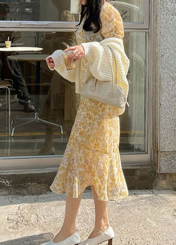 Комбінована кежуал сукня на запах Dazy з квітковим принтом