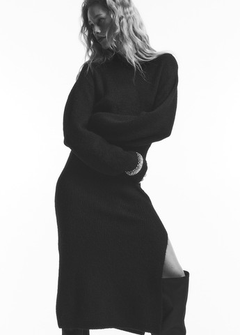 Черное кэжуал платье платье-свитер H&M однотонное