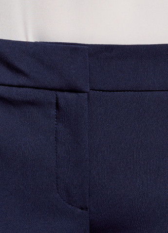 Темно-синие классические демисезонные зауженные брюки Oodji