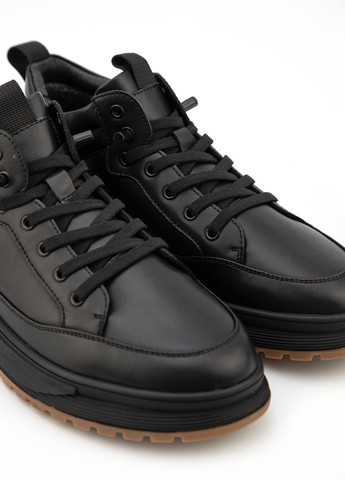 Черные демисезонные кроссовки Respect