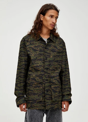 Чорна демісезонна куртка Pull & Bear