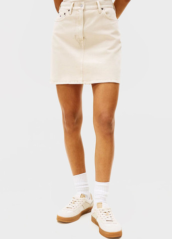 Светло-бежевая джинсовая однотонная юбка Tommy Jeans а-силуэта (трапеция)