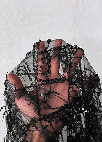 Черное коктейльное, праздничный, вечернее платье платье-комбинация, силуэтная, с открытыми плечами, с открытой спиной SHEIN однотонное