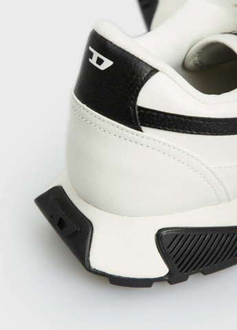 Белые демисезонные кроссовки Diesel