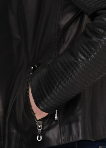 Черная демисезонная куртка кожаная Ermellino