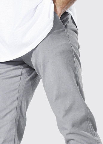 Светло-серые кэжуал демисезонные зауженные брюки Boohoo