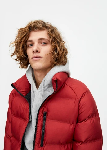 Червона демісезонна куртка Pull & Bear