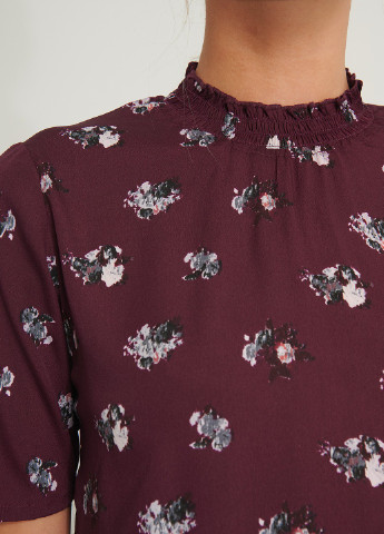 Біла блуза з баскою NA-KD