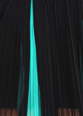 Черное кэжуал платье с открытыми плечами Guess однотонное