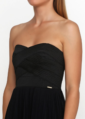 Черное кэжуал платье с открытыми плечами Guess однотонное
