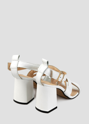 Белые босоножки Alromaro с ремешком