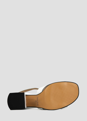 Белые босоножки Alromaro с ремешком