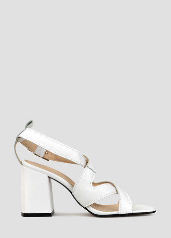 Белые босоножки Alromaro с ремешком