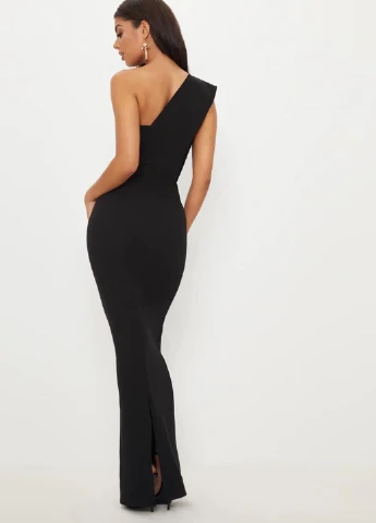 Черное вечернее платье PrettyLittleThing однотонное