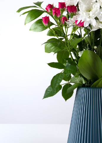 Ваза для квітів декоративна, 9х16х20 см MVM (256034528)