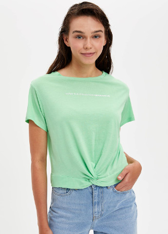 Салатовая летняя футболка DeFacto