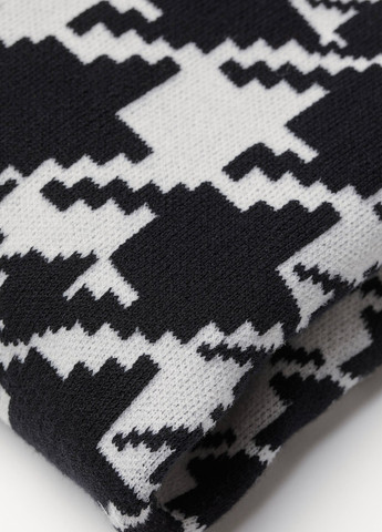 Черно-белый демисезонный свитер H&M