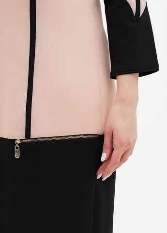 Пудровое кэжуал платье футляр Sassofono колор блок