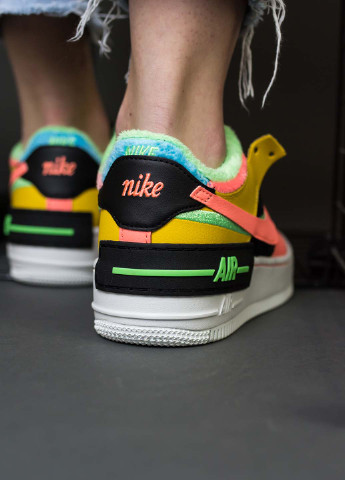 Цветные всесезонные кроссовки Nike Air Force 1 Shadow SE