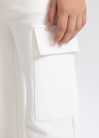Белые кэжуал демисезонные карго брюки DeFacto