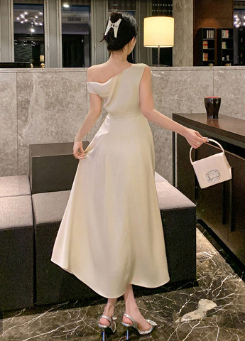 Кремова кежуал сукня а-силует, на одне плече SHEIN однотонна